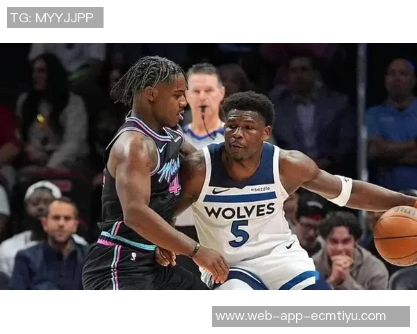 爱德华兹神勇表现助球队获胜砍下30分8板5助3断1帽展现全能实力